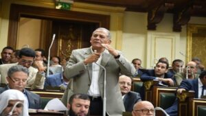 السادات يطالب بنشر رد الحكومة على إستفسارات اللجنة البرلمانية المكلفة بدراسة برنامجها