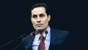 السادات يستنكر التنكيل بأحمد الطنطاوى