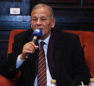 السادات يدعو رئيس البرلمان إلى تنسيق الجهود والمواقف الوطنية تجاه القضية الفلسطينية