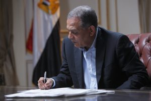 السادات يوجّه أسئلة حاسمة إلى الوزراء الجدد.. ويطالب النواب بتفعيل الأدوات الرقابية