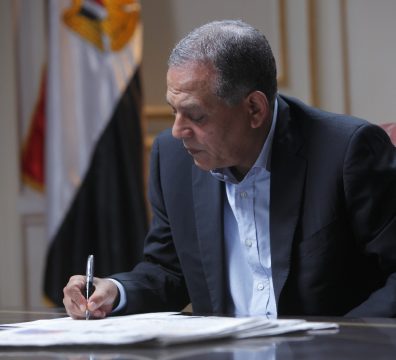 محمد أنور السادات.. مسيرة برلمانية وحقوقية تقوده إلى نيابة المجلس القومي لحقوق الإنسان